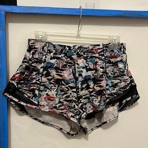 Lululemon hotty hot 2.5 short